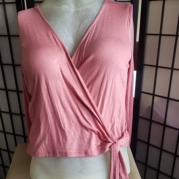 Crop top pink front tie  nwot - Picture 7 of 7